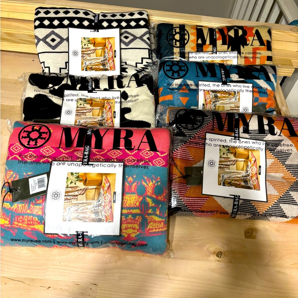 Myra blankets